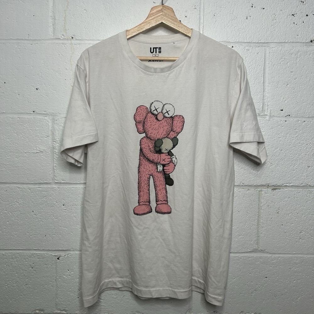 Kaws x Uniqlo Summer T-Shirt “Pink BFF” Limited Edition